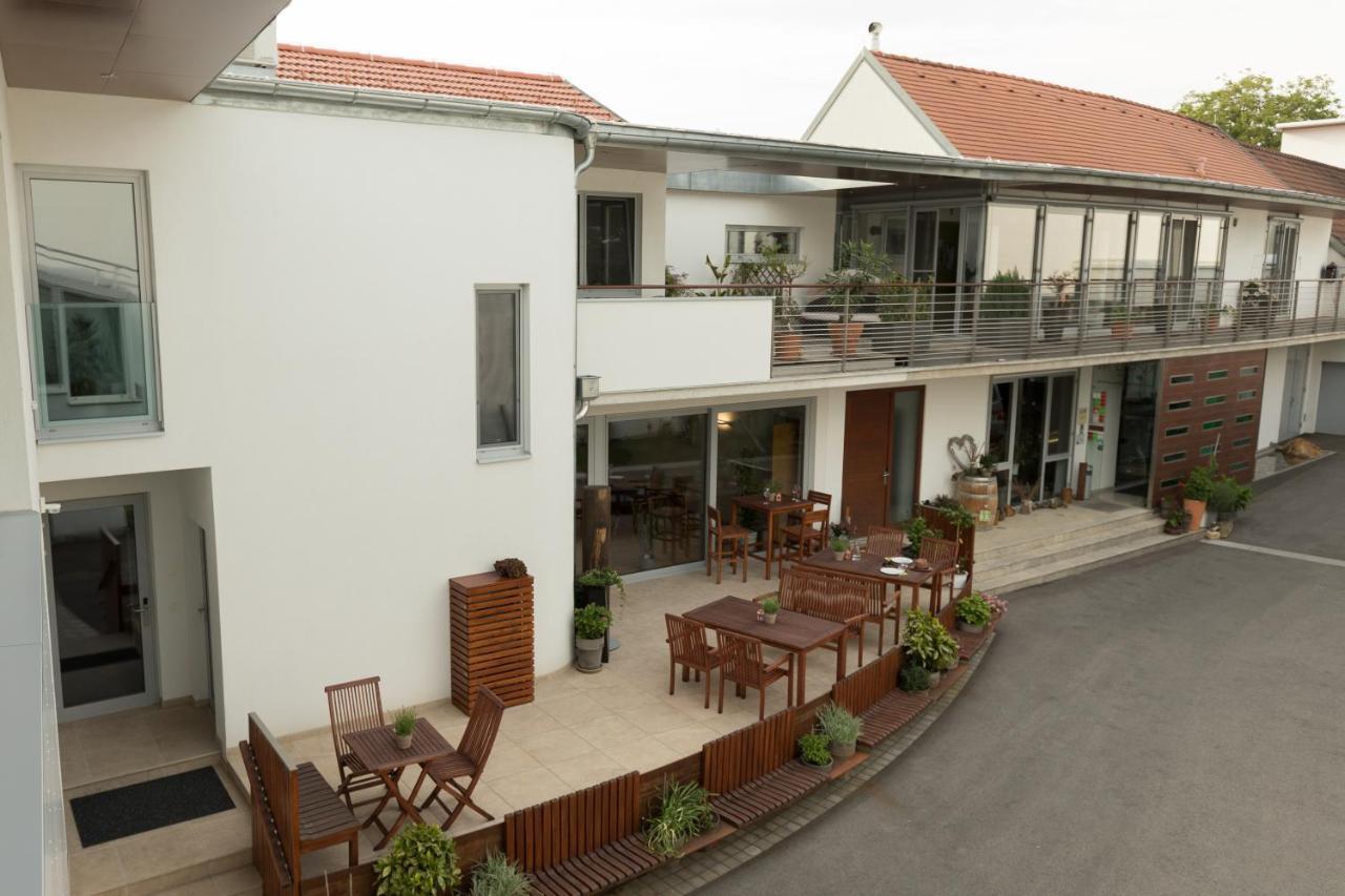 Iby-lehrner Wein-gut Und Wein-traeumerei Homestay